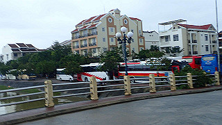 pc132125_thumb.jpg