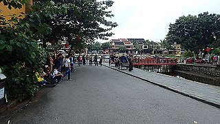pc142197_thumb.jpg