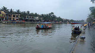 pc142505_thumb.jpg