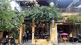pc142506_thumb.jpg