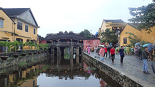 pc142545_thumb.jpg