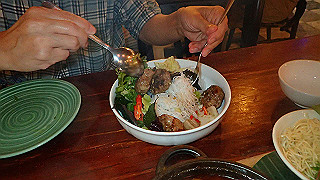 pc142578_thumb.jpg