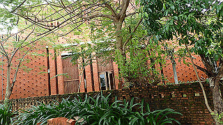 pc152748_thumb.jpg