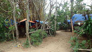 pc152759_thumb.jpg