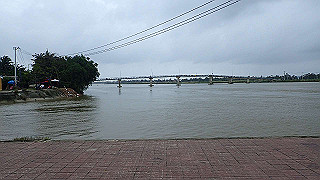 pc152771_thumb.jpg