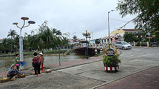 pc152779_thumb.jpg