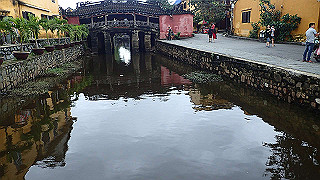 pc152786_thumb.jpg