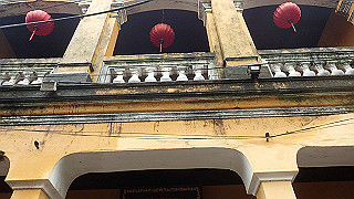 pc152804_thumb.jpg