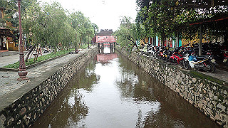 pc152829_thumb.jpg
