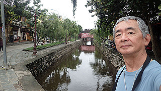 pc152831_thumb.jpg