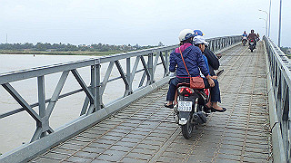 pc162872_thumb.jpg