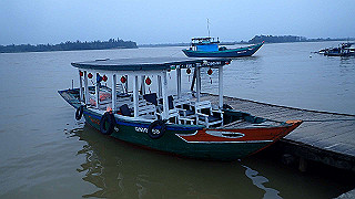 pc163065_thumb.jpg