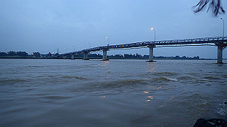 pc163084_thumb.jpg