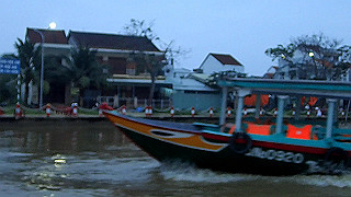 pc163089.mov_thumb.jpg