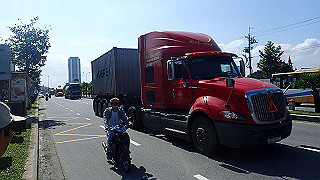 pc183376_thumb.jpg