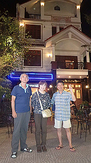 pc183577_thumb.jpg