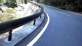 p6251451.mov_thumb.jpg