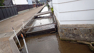 pa071116_thumb.jpg