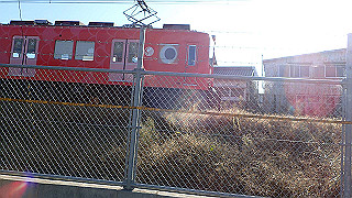 pb080203_thumb.jpg