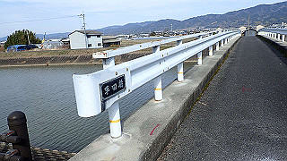 p3070194_thumb.jpg