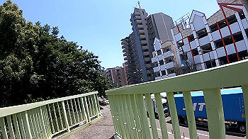 gx010711_x264.mp4_snapshot_00.03_thumb.jpg