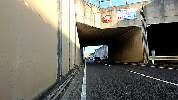 gx011205.mp4_snapshot_02.43_thumb.jpg