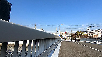 gx011405.mp4_snapshot_00.50_thumb.jpg