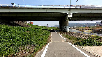 gx011673.mp4_snapshot_01.54_thumb.jpg
