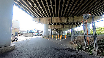 gx011717.mp4_snapshot_00.06_thumb.jpg