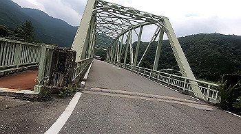 gx012045.mp4_snapshot_16.12_thumb.jpg