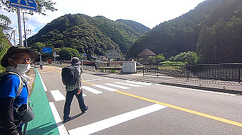gx012102.mp4_snapshot_00.45_thumb.jpg