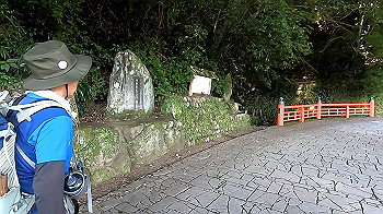 gx012240.mp4_snapshot_05.57_thumb.jpg
