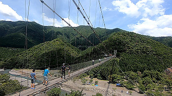 gx012295.mp4_snapshot_01.00_thumb.jpg