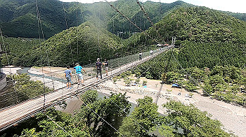 gx012295.mp4_snapshot_01.04_thumb.jpg