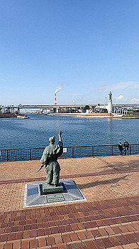 pc111293_thumb.jpg