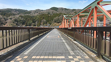 gx015955.mp4_snapshot_01.03_thumb.jpg