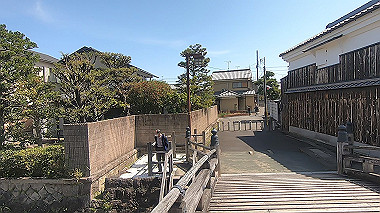 gx015989.mp4_snapshot_01.32_thumb.jpg