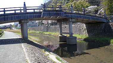 p4050121_thumb.jpg