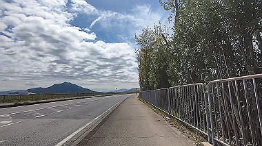 gx016088.mp4_snapshot_01.05_thumb.jpg