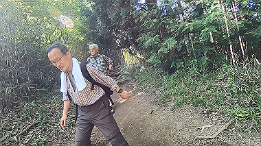 gx016446.mp4_snapshot_02.44_thumb.jpg