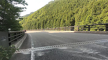 gx016577.mp4_snapshot_02.32_thumb.jpg