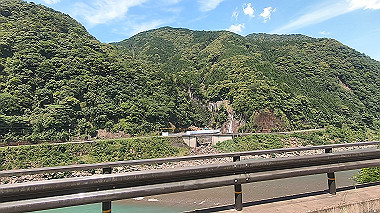 gx016687.mp4_snapshot_00.01_thumb.jpg