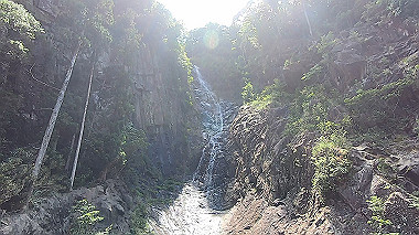 gx016687.mp4_snapshot_00.21_thumb.jpg