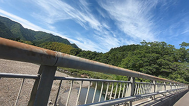 gx016546.mp4_snapshot_01.03_thumb.jpg