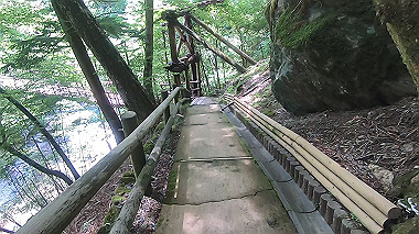 gx016885.mp4_snapshot_03.00_thumb.jpg