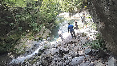 gx016889.mp4_snapshot_00.24_thumb.jpg