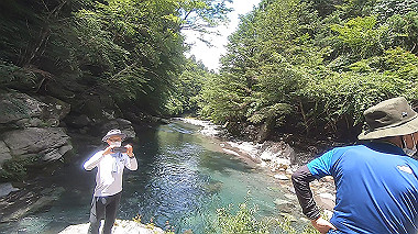 gx016890.mp4_snapshot_00.07_thumb.jpg