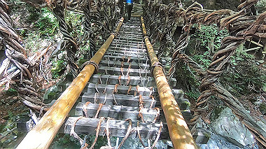 gx016892.mp4_snapshot_01.07_thumb.jpg
