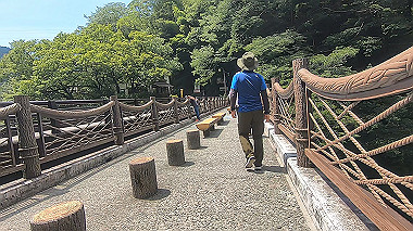 gx016894.mp4_snapshot_00.40_thumb.jpg