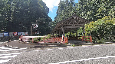gx016914.mp4_snapshot_01.10_thumb.jpg